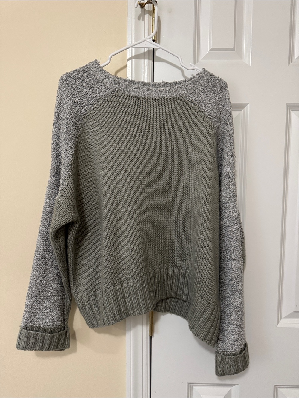 John + Jenn Two-Tone Gray Crew Neck Sweater